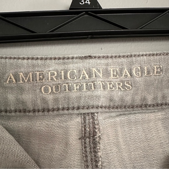 Distressed Light Gray American Eagle Shorts - Picture 3 of 5